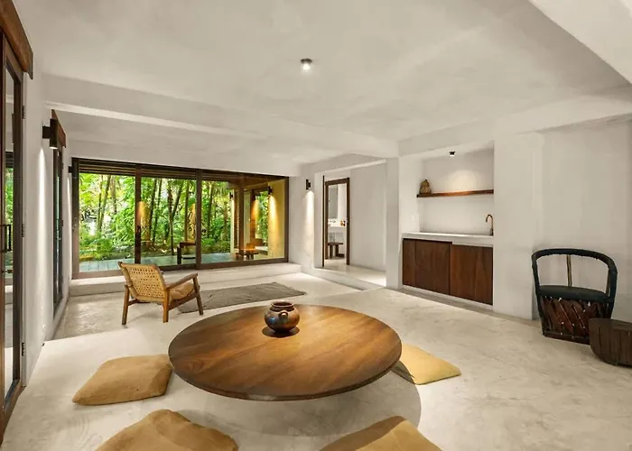 Tree House - Access - Holiday home