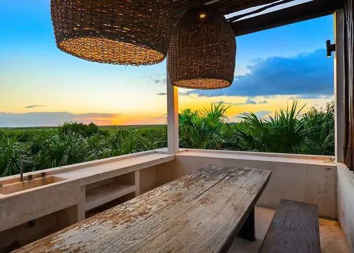 Tree House - Access - Holiday home