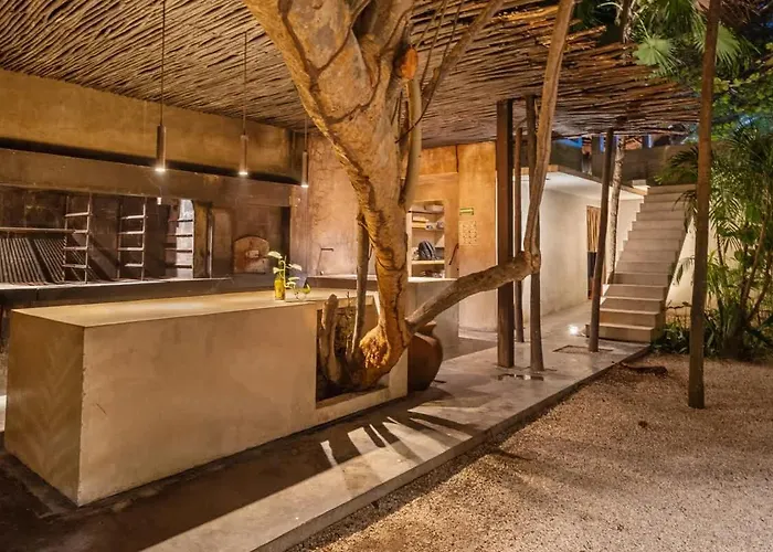 Tree House - Access - *