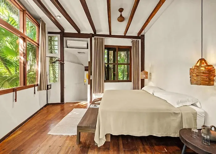 Tree House - Access - Holiday home