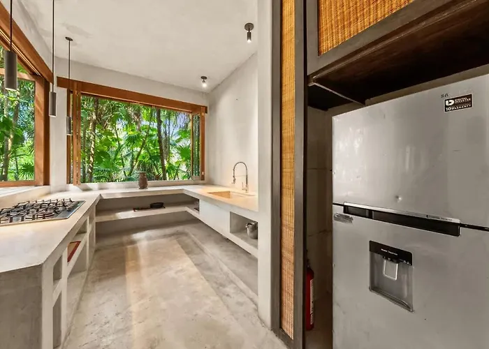 Tree House - Access - *